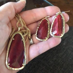 Kendra Scott Saylor and matching earrings